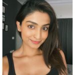 Rachel David Instagram - but first let’s take a dozen selfies before we shoot an audition tape coz it’s priority 🐣 // . . .