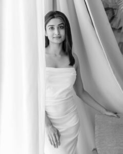 Rachel David Instagram - Who else is egg-cited for Easter?🥚 I couldn’t wait!! Happy Easter fam 🐣 . . . Photographer @kiransaphotography Hair & makeup @makeupbywanshazia