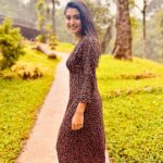 Rachel David Instagram – went for a walk, took a bunch of photos & laughed for no reason // 🐥
 .
.
.
@ayatana.coorg you beauty Ayatana Coorg