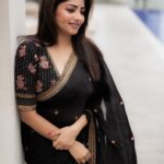 Rachita Ram Instagram – I’m living my best life!🫶🏻
.
.
.
Outfit @sithara_kudige 
Styling @varshini_janakiram 
Hair and Makeup @paramesh_hairstylist & @nageshmakeover09 
Captured by @vasukikarkone