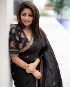 Rachita Ram Instagram - I’m living my best life!🫶🏻
.
.
.
Outfit @sithara_kudige 
Styling @varshini_janakiram 
Hair and Makeup @paramesh_hairstylist & @nageshmakeover09 
Captured by @vasukikarkone