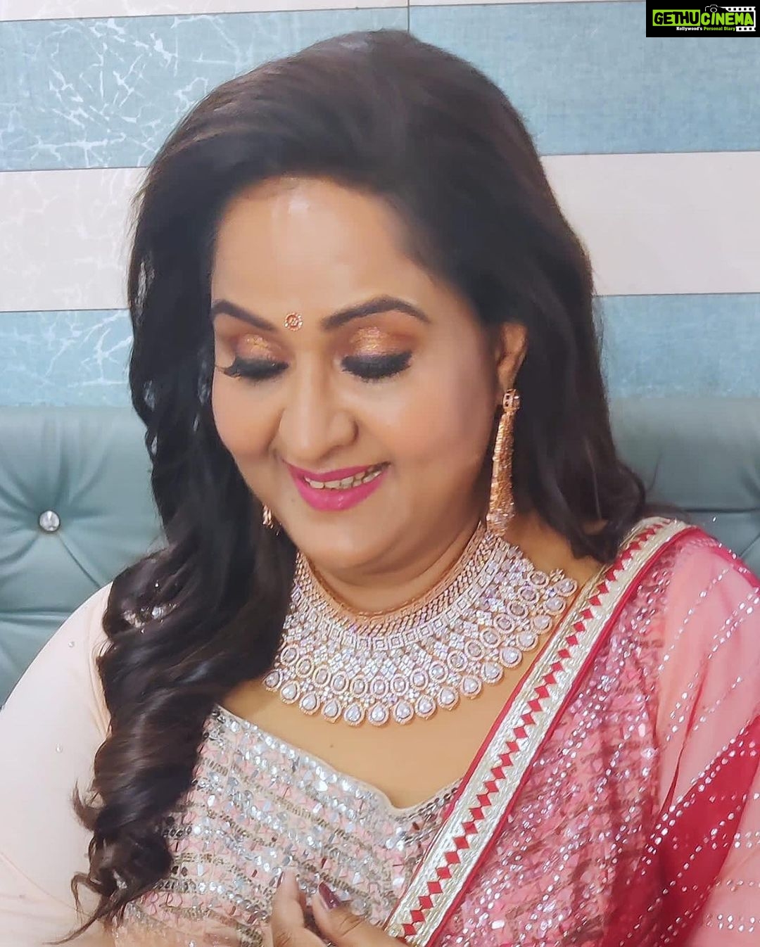 Radha Instagram - A sneak from my caravan for my shoot for super singer juniors which will be telecasted on 21st Oct . Stay tuned to watched little magical voices I am sure you all will be mesmerised like me 💗💗💗