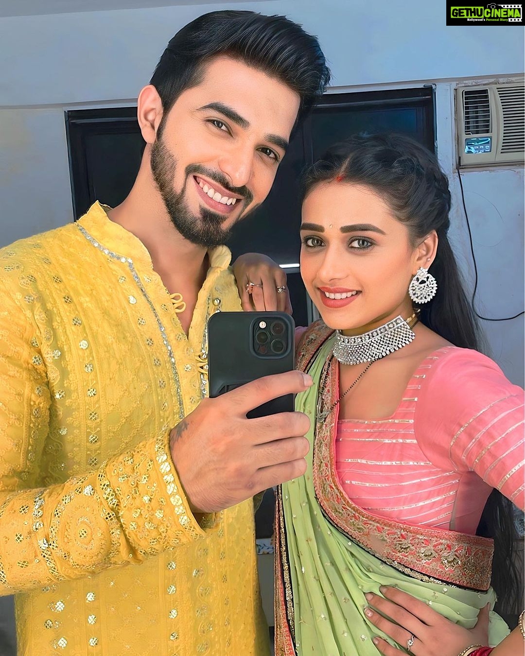 Radhika Muthukumar Instagram - Ab Siddhi Vinayak ke pyaar ki ye anokhi kahaani “Do Chutki Sindoor” ka nazara lijiye tata play aur dish tv per bhi Tataplay- channel number 185 Dish tv- 146 Mumbai, Maharashtra