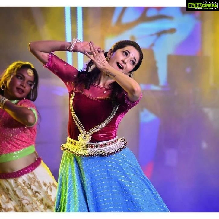 Radhika Narayan Instagram - Dance, my first love! This was for Yuva Dasara 2023. What an incredible experience!! Thank you Mysuru! ❤️🙏 #throwback Outfit: @laxmikrishnaofficial Choreography: @anil_kumar_choreographer 📸: @arunmysur_official
