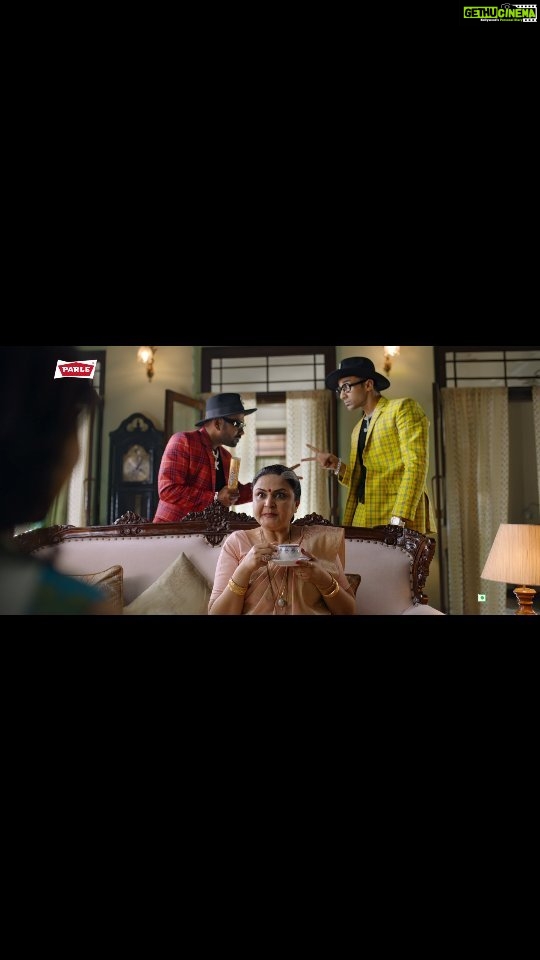 Raghav Juyal Instagram - Goa ki ticket nikaal lo… Kyunki mein Krack @dharmesh0011 aur mein Jack @raghavjuyal wapas aa gaye hai! Krack ka sweetness aur Jack ki saltiness saath jab aaye, baat ban jaye. Sahi bola na? Tag that friend who you want to go with to Goa!