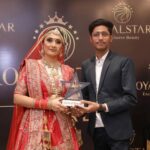 Ragini Khanna Instagram - I got best makeup artist Award by Bollywood celebrity actres @raginikhanna Best serial -@sasural.genda.phool #raginikhanna #makeupartist #proudmyself💯💪💜👏👋❤️👌😁 #happy #withcelebrity #blessed #royalstar @buyroyalstar #bestmakeupartist #awardshow