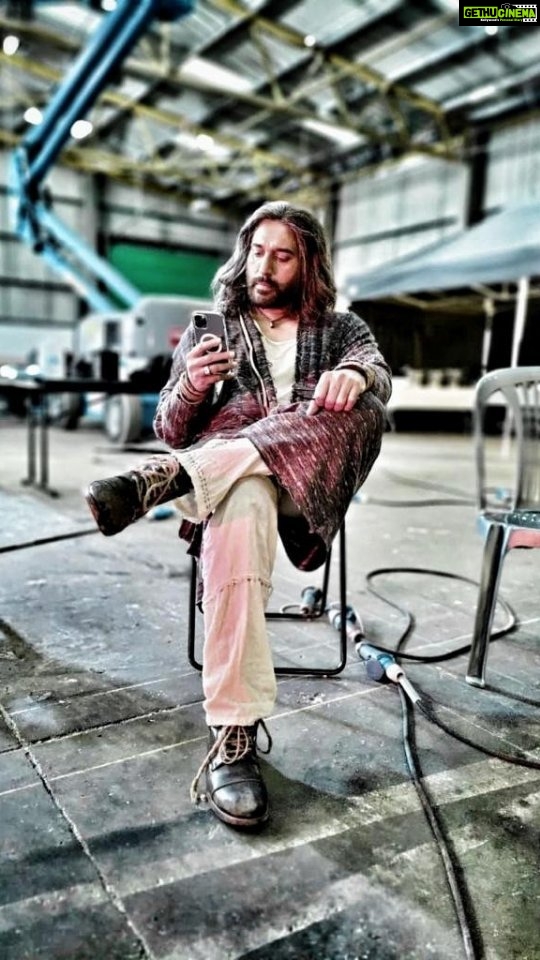 Rahman Instagram - A L E R T !!!!! B T S From Ganapath 🤍 Making Of Shiva 🤍 @rahman_actor Thank You So Much for always being Marvelous and Cheerful on set and off set 🤍 LOOK DESIGNER @yazminrodgerz 🤍 Thank you so much Ma'am For this Film it was long never Ending Ride 🤍 HAIR & MAKEUP by Me 🤍 #AyushiHMUA #ayushihairandmakeup #Ganapath #actorahman #Filmmaking #makupaddict #hairandmakeup #makeup #makeupartist #hair #beauty #bridalmakeup #mua #hairstyles #hairstylist #wedding #bride #hairstyle #bridalhair #fashion #weddingmakeup #photography #model #haircut #hairandmakeupartist #hairdresser #hairdo #style #hairstyling London, United Kingdom