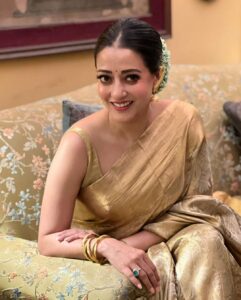 Raima Sen Instagram - Gold never comes to the dreamers - except in dreams