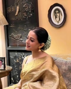 Raima Sen Instagram - Gold never comes to the dreamers - except in dreams