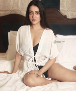 Raima Sen Instagram - @the_manorhousekol #lovestory