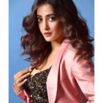 Raima Sen Instagram – @somnath_roy_photography 
@sonam_makeupartist
@stylebysumit 
@ballzabub