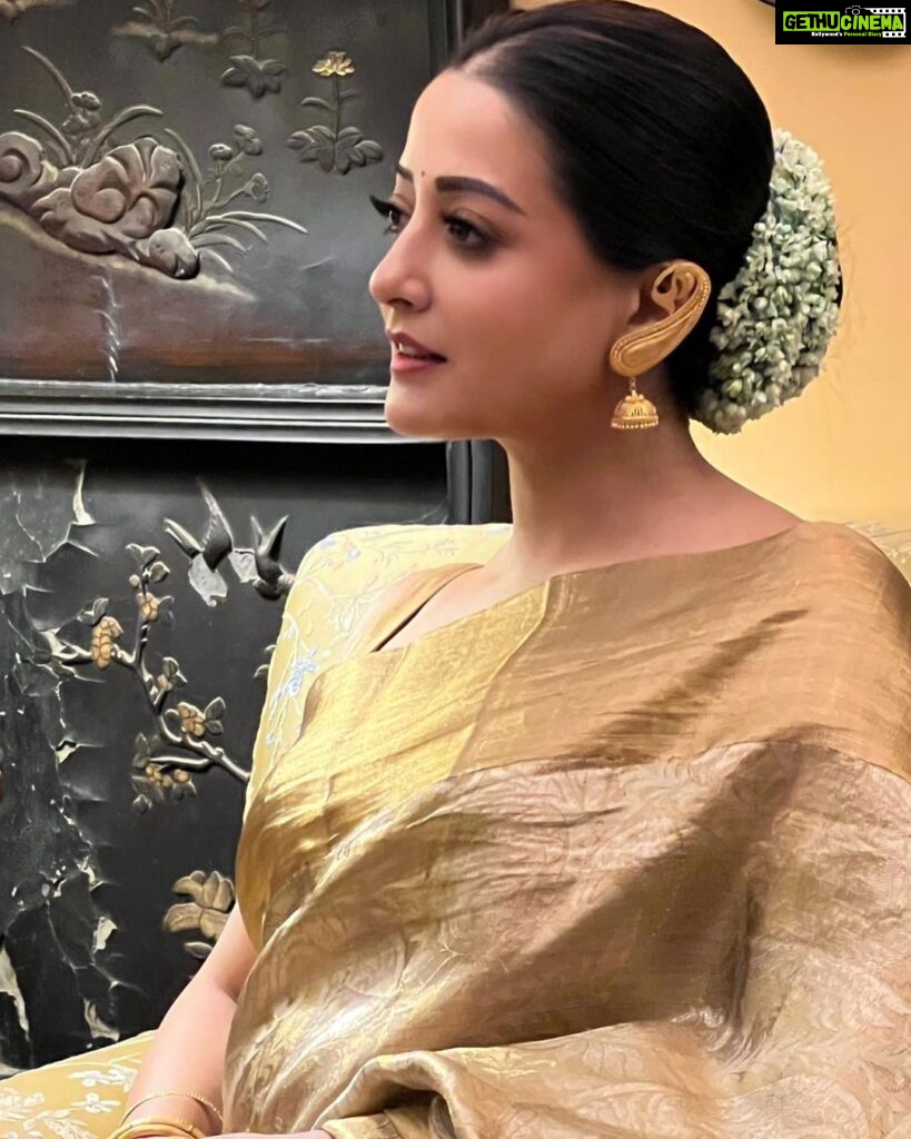 Raima Sen Instagram - Gold never comes to the dreamers - except in dreams