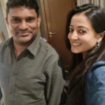 Raima Sen Instagram - Had the opportunity of meeting Sri Mahesh / Sadgamaya and did an excellent session of breathwork. I owe you one @deeparaoacharya #masteryourbreathmasteryourlife @5elementsbreathwork Mumbai, Maharashtra