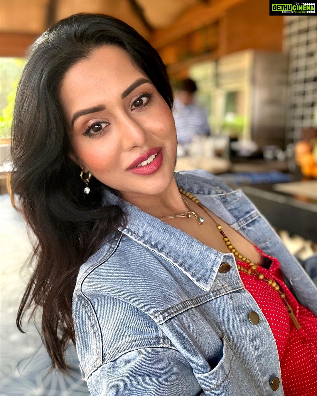 Raiza Wilson Instagram - At the beach is always an amazing place to be ❤️ #beachgirl