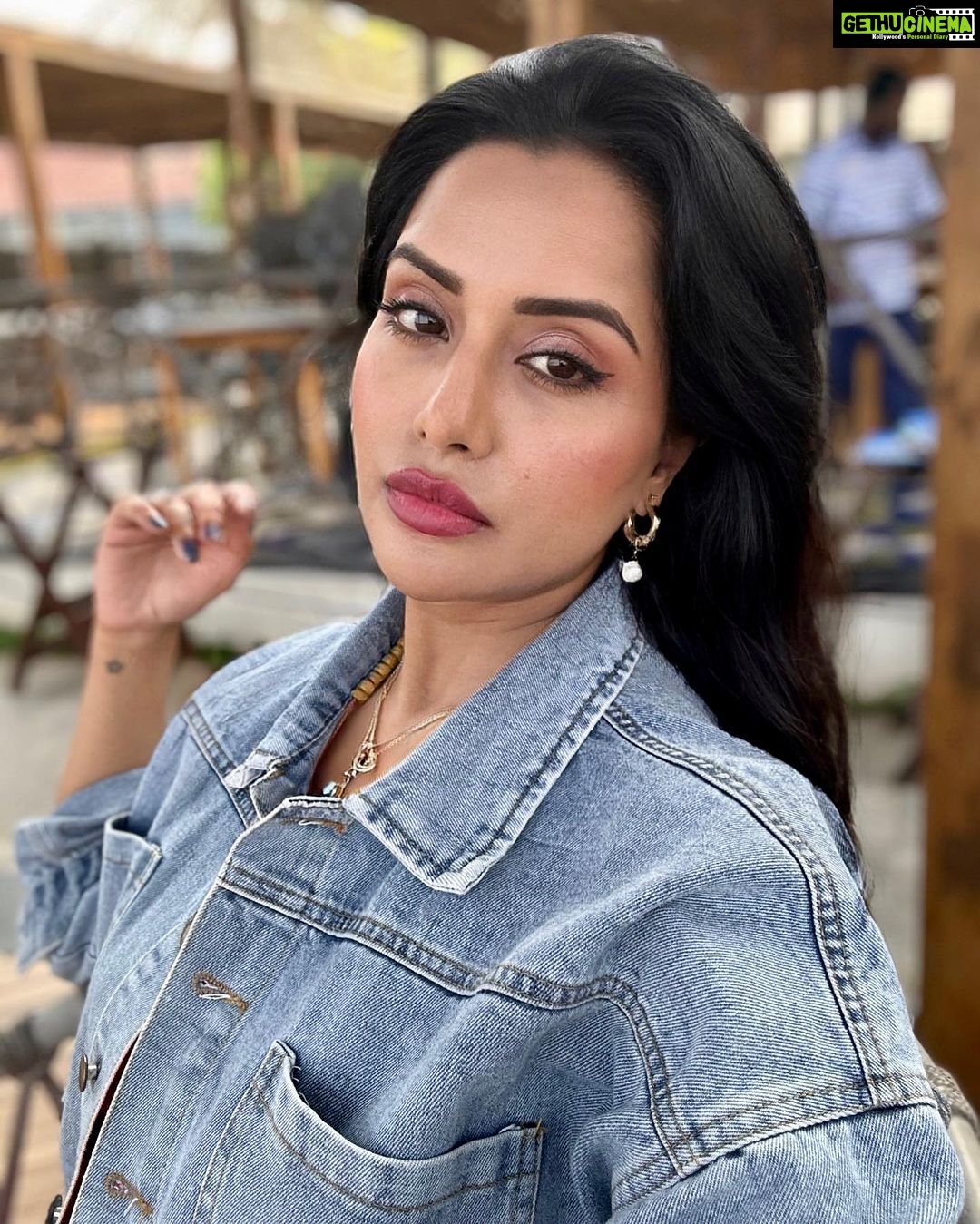 Raiza Wilson Instagram - At the beach is always an amazing place to be ❤️ #beachgirl