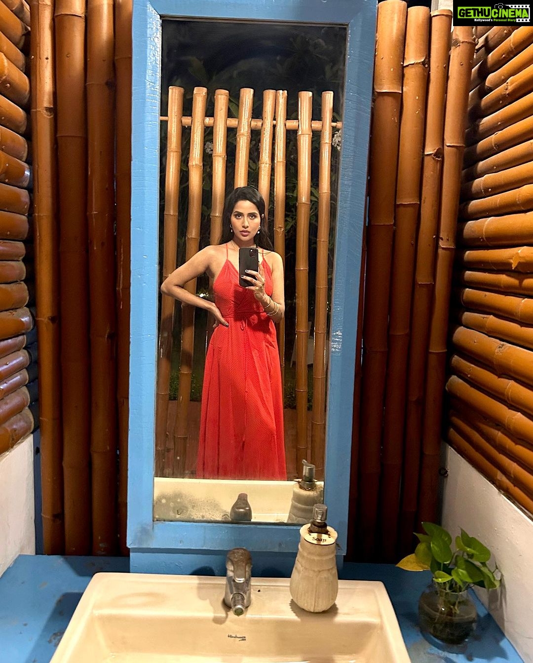 Raiza Wilson Instagram - At the beach is always an amazing place to be ❤️ #beachgirl