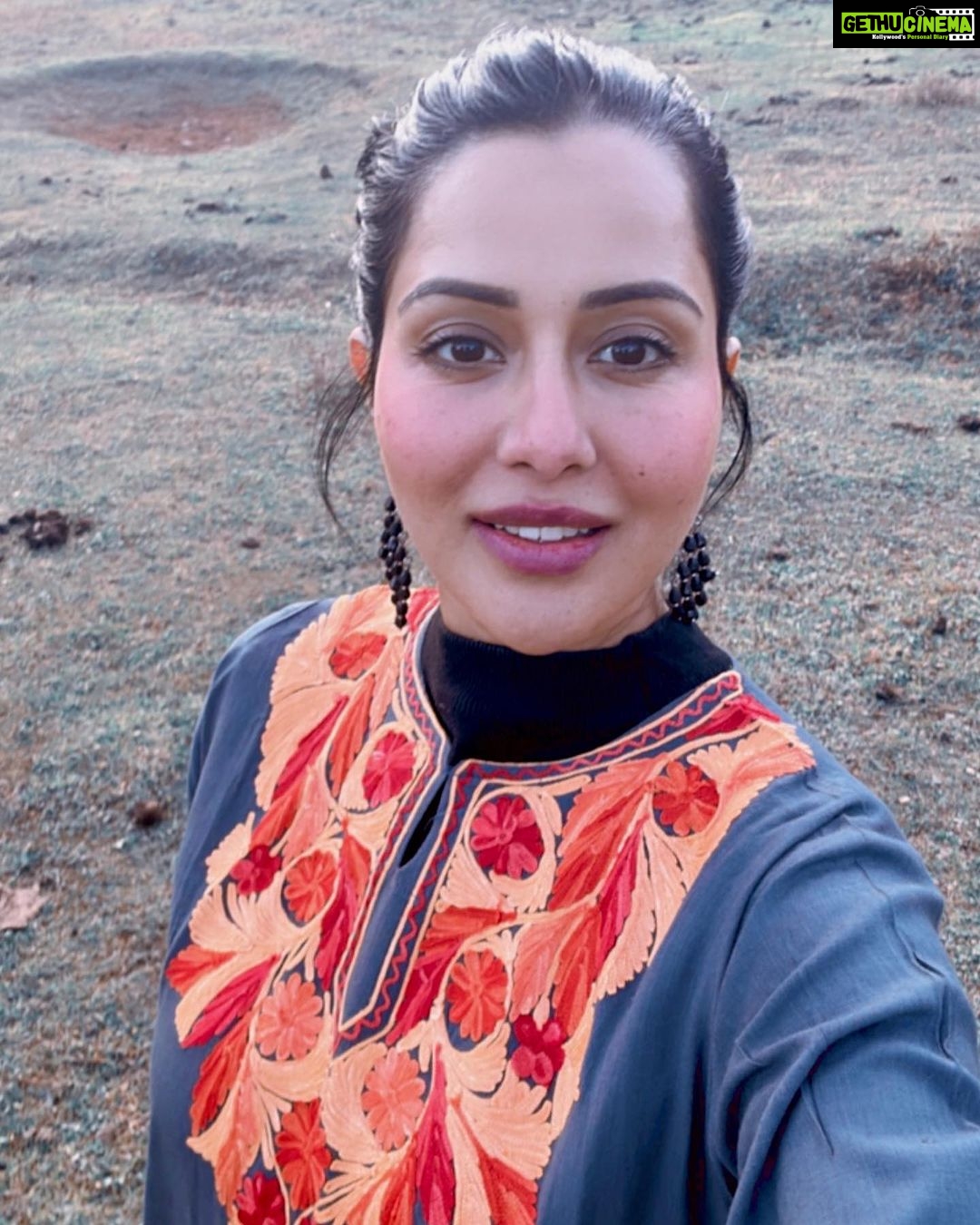 Raiza Wilson Instagram - Kashmir !! One of the best things to happen to me ! So much to learn so much to absorb. A beautiful life experience. 💯 would recommend 😍 #kshmir #beauty #wholesome