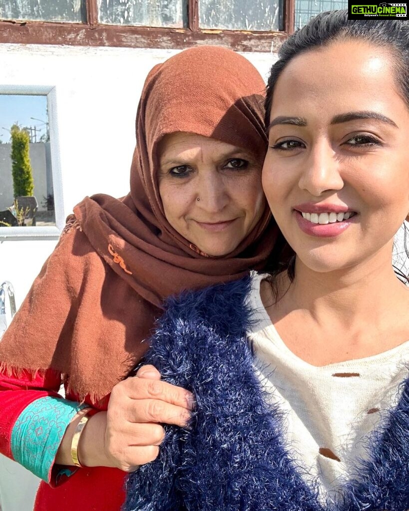 Raiza Wilson Instagram - Kashmir !! One of the best things to happen to me ! So much to learn so much to absorb. A beautiful life experience. 💯 would recommend 😍 #kshmir #beauty #wholesome