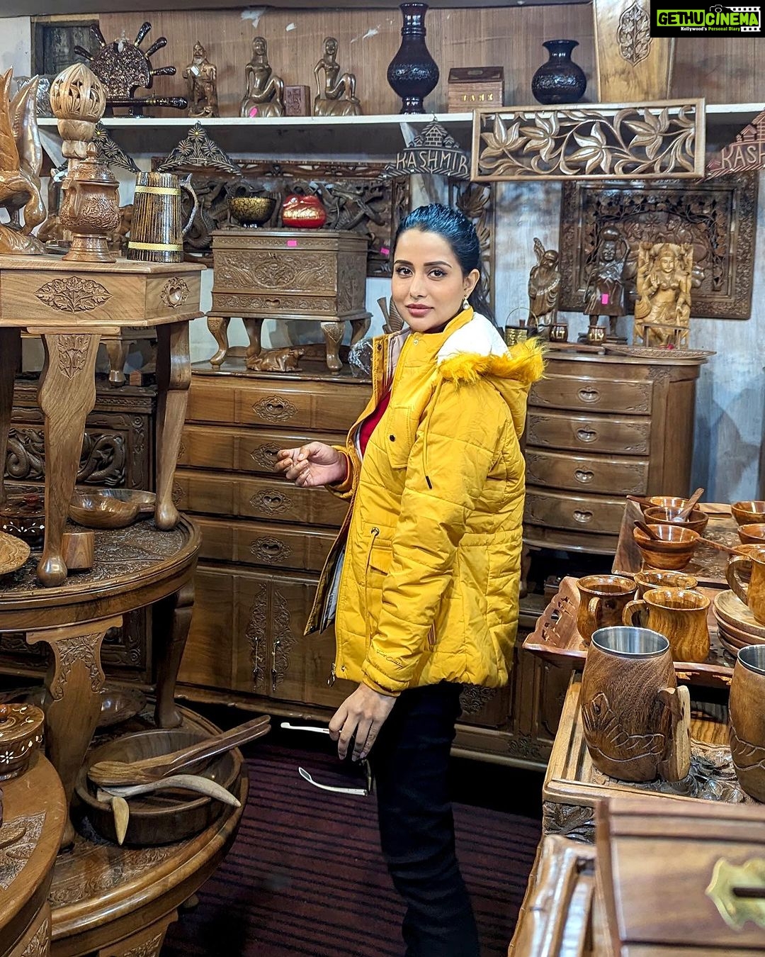 Raiza Wilson Instagram - Kashmir !! One of the best things to happen to me ! So much to learn so much to absorb. A beautiful life experience. 💯 would recommend 😍 #kshmir #beauty #wholesome