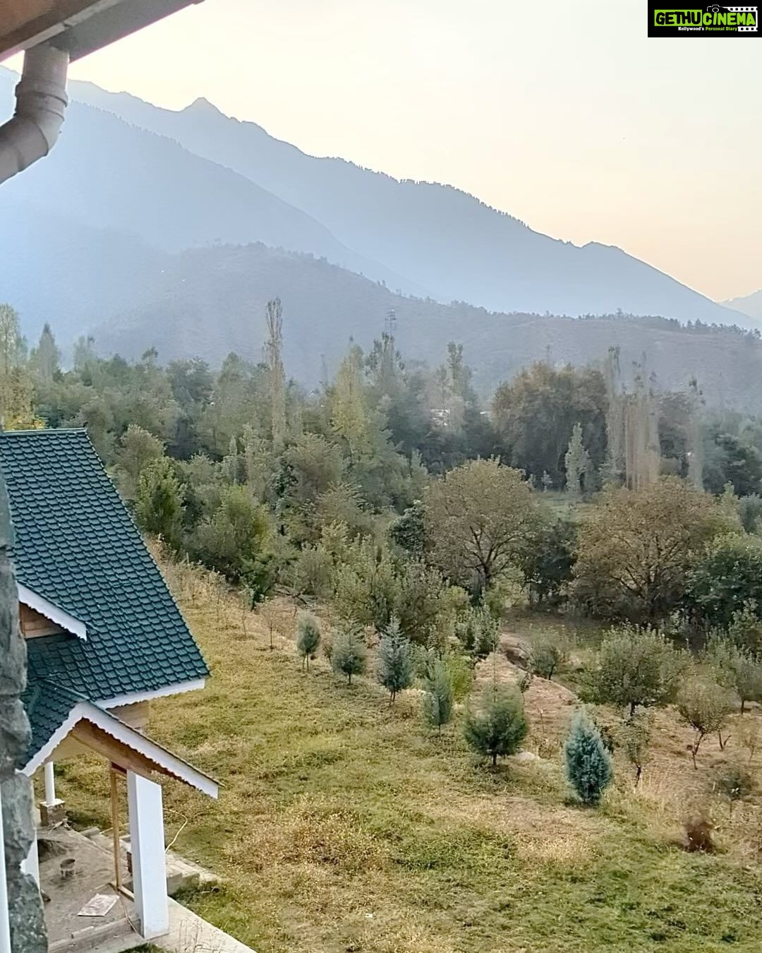 Raiza Wilson Instagram - A heavenly & homely experience in Srinagar. Staying at - @thegreystonedara 🏔️ A Gorgeous home with exquisite food and beauty all around !! So much to offer 🌷 #notanad