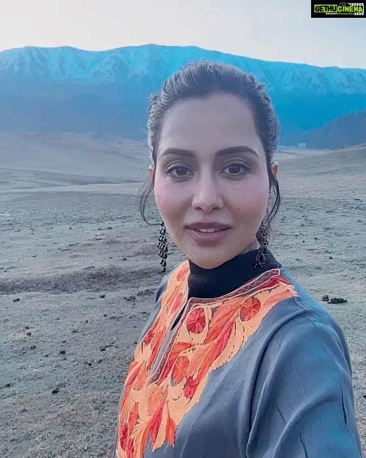 Raiza Wilson Instagram - 🏔️⛄️ Gulmarg, Kashmir