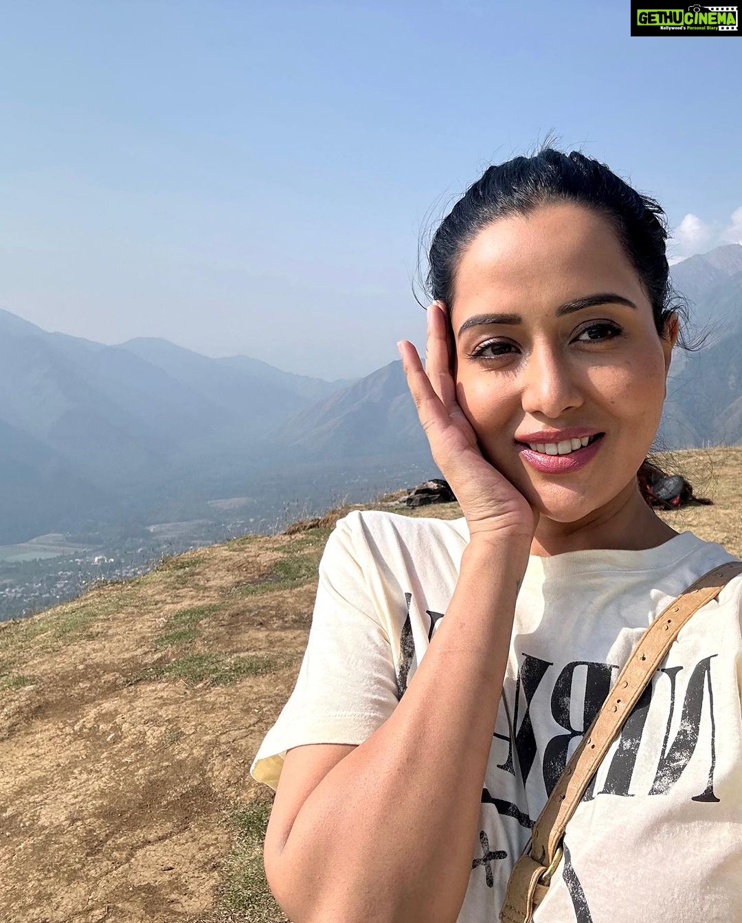 Raiza Wilson Instagram - 🪂 Guess where 😄