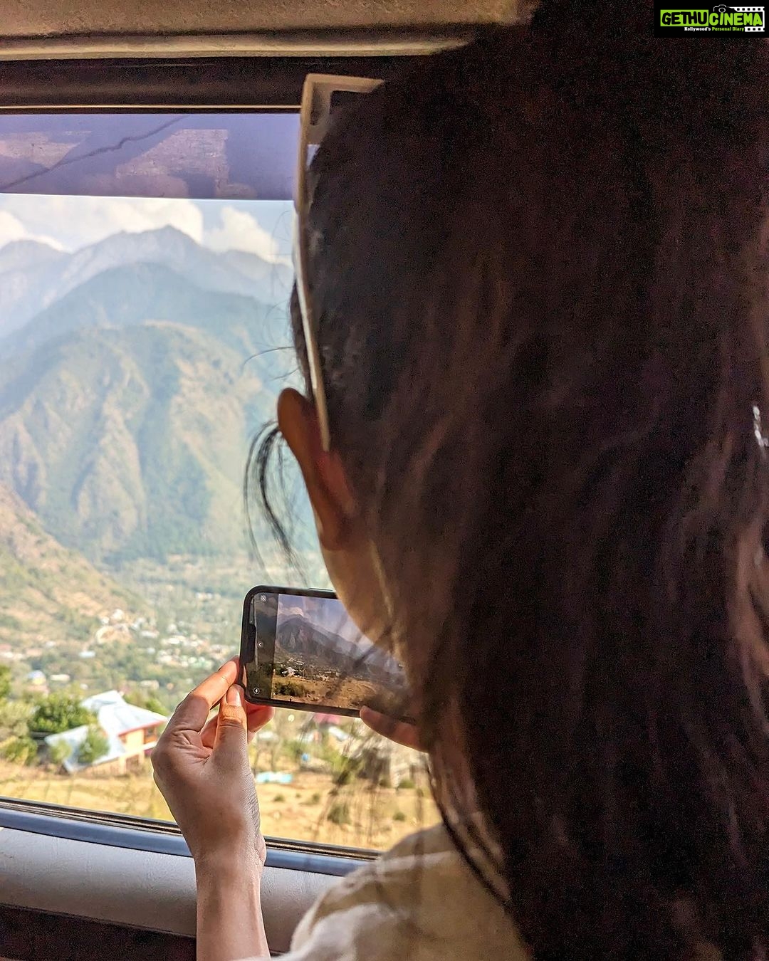 Raiza Wilson Instagram - 🪂 Guess where 😄
