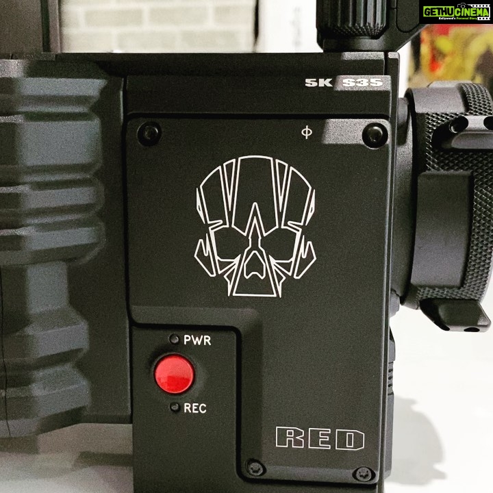 Rakshit Shetty Instagram - Look at the new toy here at #ParamvahStudios... Yohoooo 🤟 After Alexa SXT, Red Gemini is a second camera setup at the Studio ☺️