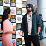 Rakshit Shetty Instagram - ಪ್ರಶಂಸೆ ಎನ್ನುವುದು ಬರಿ ಪ್ರಶಸ್ತಿ ಅಲ್ಲ, ನಿಮ್ಮ ಪ್ರೀತಿ ಇರದೆ ಅದು ಪೂರ್ಣವಾಗುವುದಿಲ್ಲ. ಸದಾ ನಿಮ್ಮೆಲ್ಲರ ಪ್ರೀತಿ ಹೀಗೆ ಇರಲಿ.. ಮನದಾಳದ ಧನ್ಯವಾದಗಳು 😊 Here's to bringing many more stories on screen, to elevating each other, to all the love recieved! Thank you all, I'm grateful 🤗 Congratulations @imran_sardhariya on receiving the Best Choreographer Award! 🤗 Styled by: @pragathirishabshetty #SIIMA #AvaneSrimannarayana #ASN