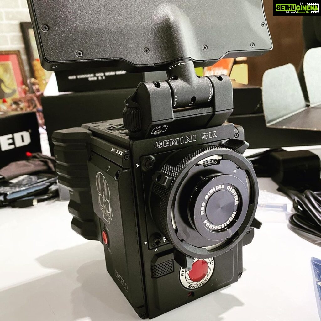 Rakshit Shetty Instagram - Look at the new toy here at #ParamvahStudios... Yohoooo 🤟 After Alexa SXT, Red Gemini is a second camera setup at the Studio ☺️