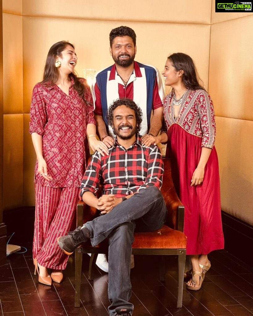 Rakshit Shetty Instagram - One family foto🫠🧿♥️