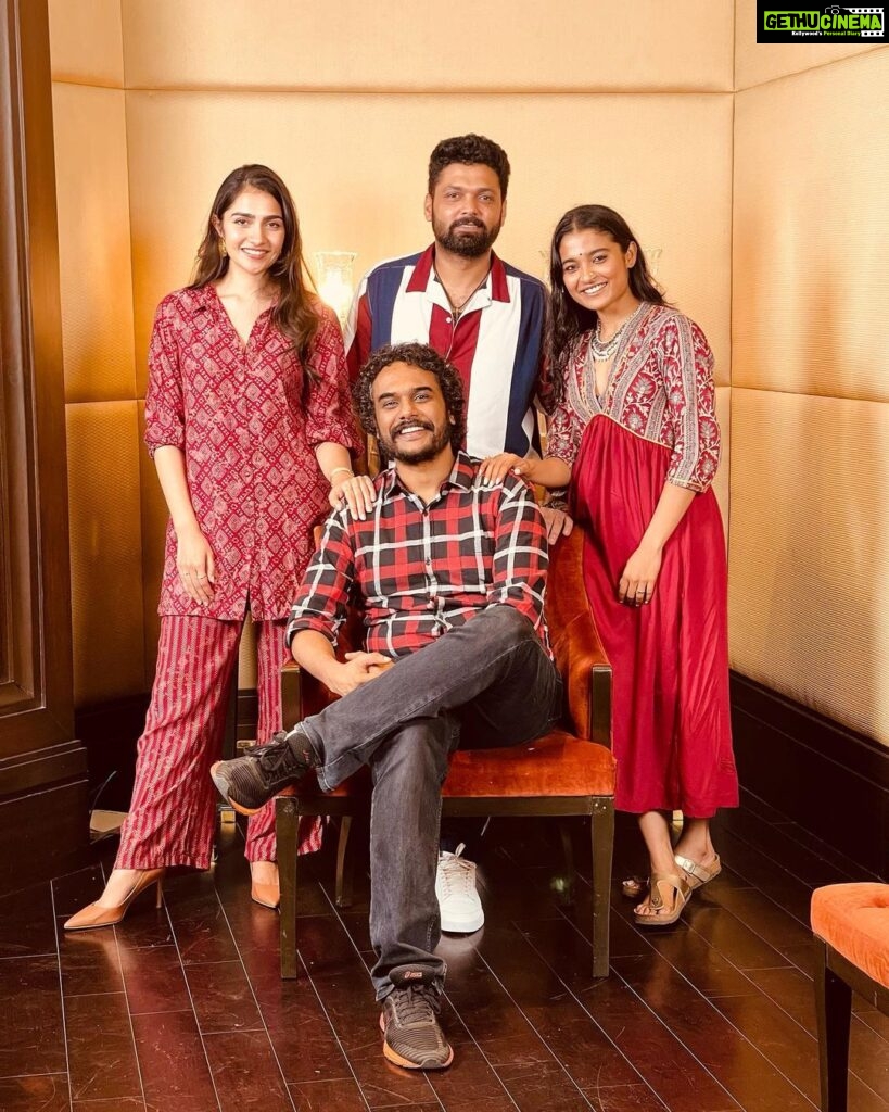 Rakshit Shetty Instagram - One family foto🫠🧿♥️