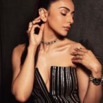 Rakul Preet Singh Instagram – I just let my hair do the drama 🖤 

Outfit @sameermadan_official 
Necklace @outhousejewellery
Ear cuff @tuula.jewellery
Rings @outhousejewellery @viangevintage
Handcuff @outhousejewellery
Footwear @charleskeithofficial
Bag @outhousejewellery

Styled by @anshikaav
Styling Team @tanazfatima @bhatia_tanisha
Makeup @im__sal
Hair @aliyashaik28
Shot by @ishanzaka