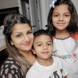 Rambha Instagram - Good morning 🙏 #family#kids#happy#safe#home#celebrity#celebritystyle #celebrityfashion #celebritystylist #accident #cars #fans #public