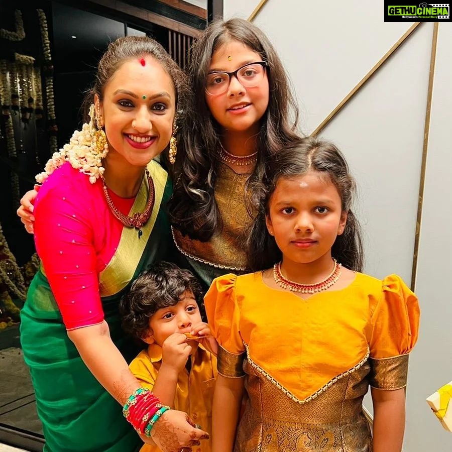 Rambha Instagram - it's lovely 😍 catching up with you pritama. 💕 #celebration #pooja #varalakshmivratham #friends #family