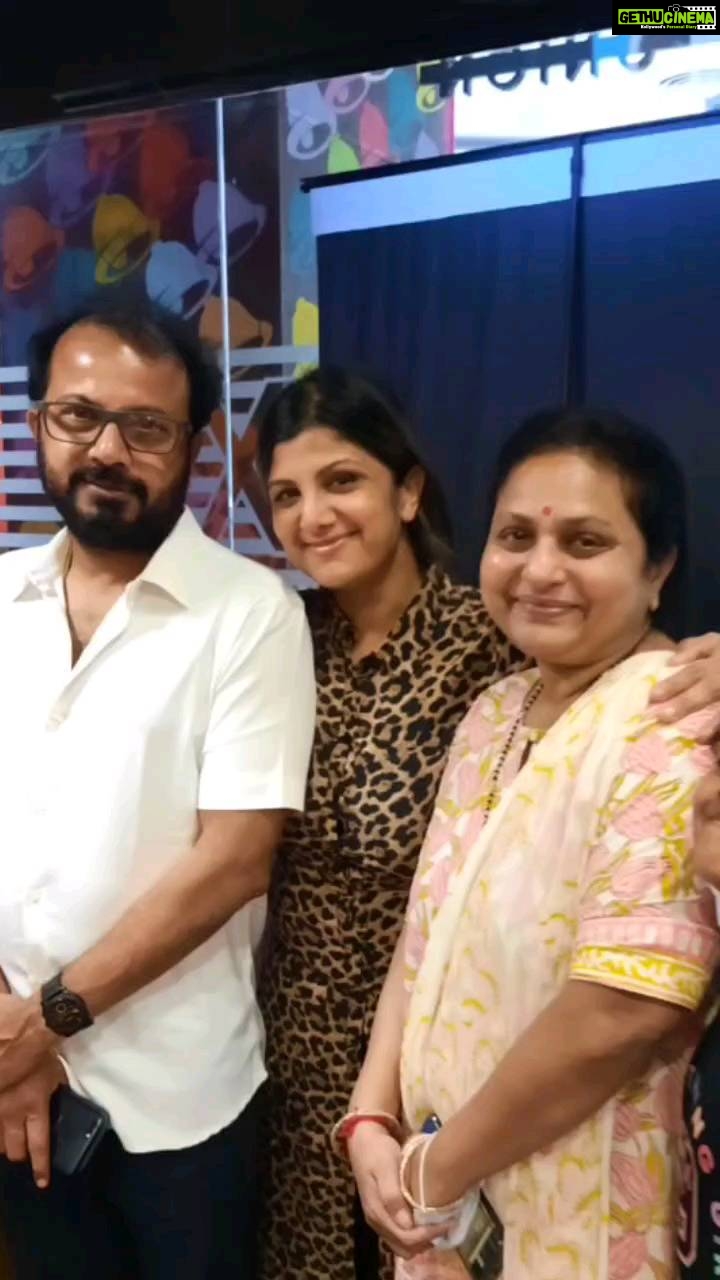 Rambha Instagram - My brother ,sis in law and sister ❤️ 💙 siblings are life for ever ❤️ #familytime #family #celebrations #celebrity #indianfood #india #brothers #sister #sisinlaw #meet #kids #love#siblings #siblingslove #siblinglove👫