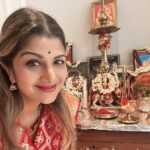 Rambha Instagram – Happy Vijayadasami ❤️🙏 #festival #navratri #durgapuja #celebration #celebrity #familylife #women #function#happy