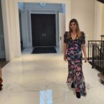 Rambha Instagram - When your mom is around to click pics for you 😘🥰😍#mom #amma #picoftheday #picoftheday#beauty #party #function