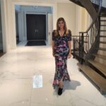 Rambha Instagram - When your mom is around to click pics for you 😘🥰😍#mom #amma #picoftheday #picoftheday#beauty #party #function