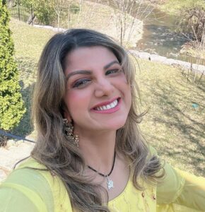 Rambha Instagram - ❤️ Ellarukum Yanoda Iniya Puthandu Naal Vazhthukaal 🤗🙏❤️#festival #celebrity #celebration #family #reels #housewife #women #celebstyle #fans #media #press