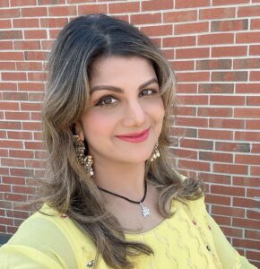 Rambha Instagram - ❤️ Ellarukum Yanoda Iniya Puthandu Naal Vazhthukaal 🤗🙏❤️#festival #celebrity #celebration #family #reels #housewife #women #celebstyle #fans #media #press