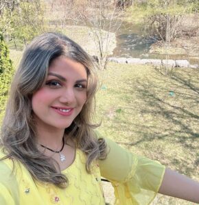 Rambha Instagram - ❤️ Ellarukum Yanoda Iniya Puthandu Naal Vazhthukaal 🤗🙏❤️#festival #celebrity #celebration #family #reels #housewife #women #celebstyle #fans #media #press