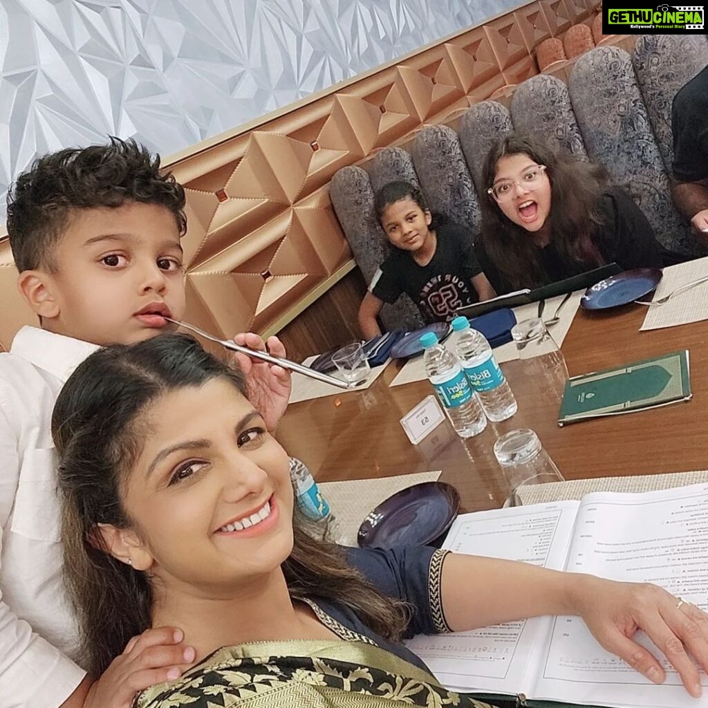 Rambha Instagram - family dinner #familytime #celebrity #kids #enjoylife #enjoy #home#visit #hotels #resorts #fans #momlife #motherhood