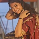 Ramya Behara Instagram - Vijaya Dasami subhakankshalu ❤️🙏🏻 ✨ Outfit by @kowshiki_couture