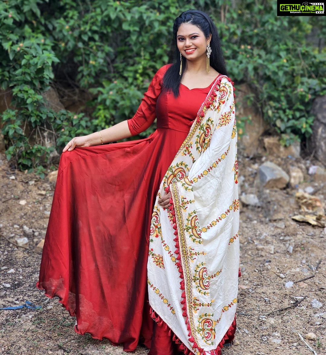 Ramya Behara Instagram - ❤️ Outfit by @zunik_designerclothing P.C- @sahithichaganti ❤️