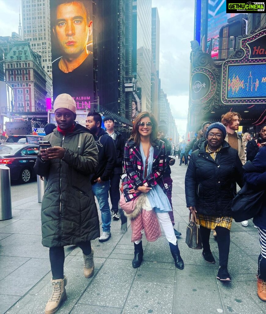 Ranjini Haridas Instagram - Times Square ,New York.😍 #traveldiaries #timessquare #newyorkcity #outandabout #dayout #manhattan Times Square Manhattan New York USA