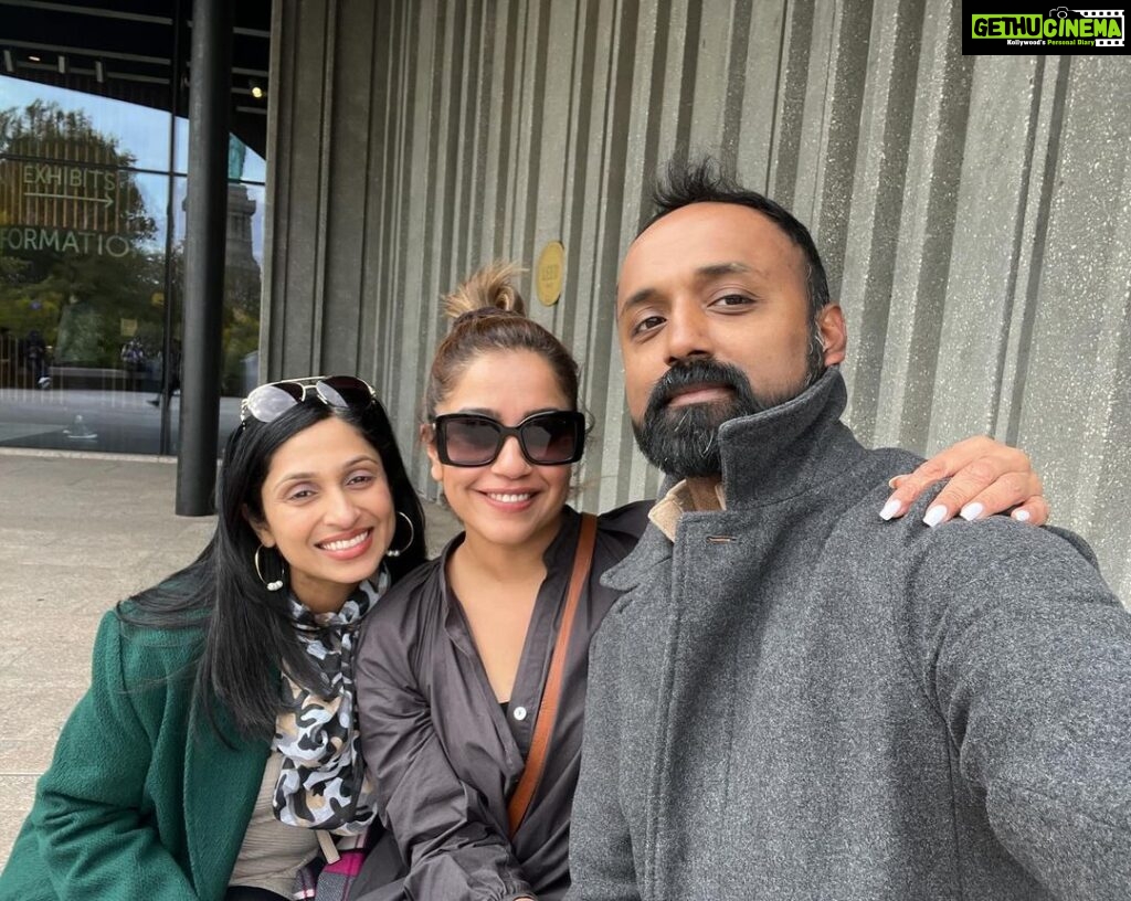 Ranjini Haridas Instagram - My homies !!!❤ @rhinoqt79 and Joel #traveldiaries #newyorkcity #friendsforlife #ranjiniharidas #threeiscompany