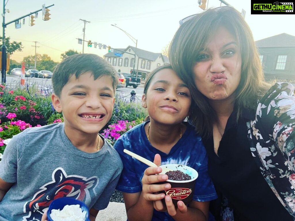 Ranjini Haridas Instagram - Ice cream with my lil munchkins!❤❤❤ #daytondiaries #ohiostate #extendedfamily #❤