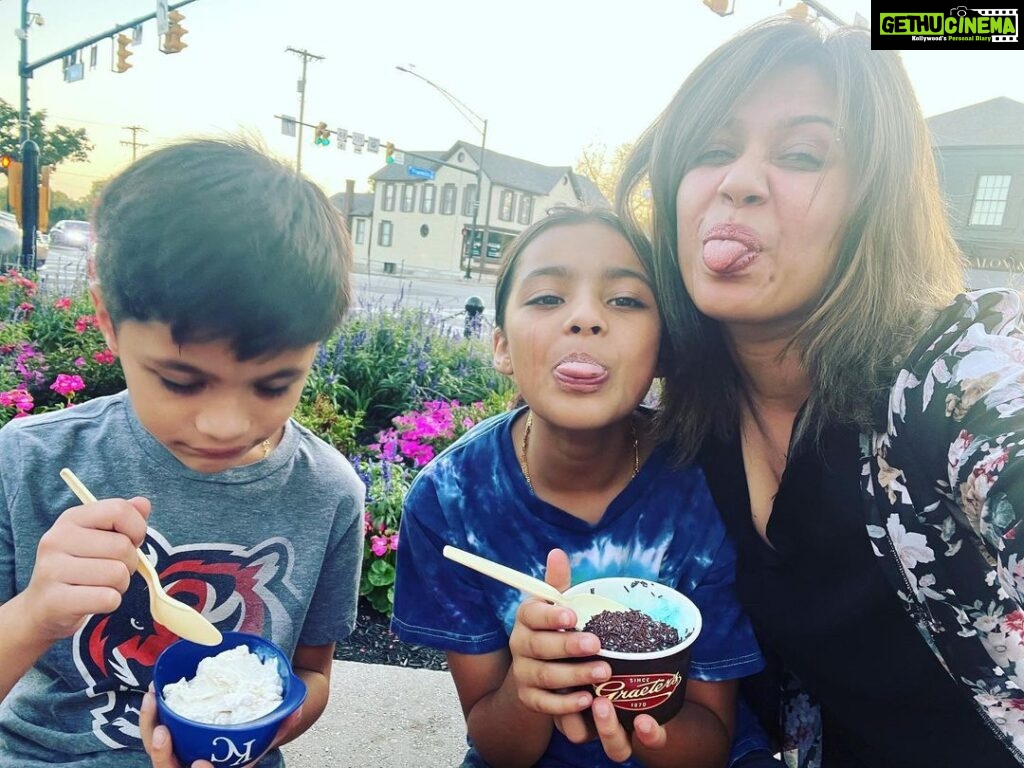 Ranjini Haridas Instagram - Ice cream with my lil munchkins!❤❤❤ #daytondiaries #ohiostate #extendedfamily #❤