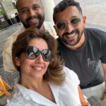 Ranjini Haridas Instagram - Catching up with the Berlin Babu @samuelmathew_k and Mumbai ka Munda @neerajrajanshoba after ages in pyaara pyaara Cochin town. 2 hours of paradooshanam parachil over lunch was extremely fulfilling might I add !!!😂😂😂 #thegoodolddays #cochindiaries #BerlinMumbaiCochin #lunchmeetup #gossippals #catchingup #friends #😬